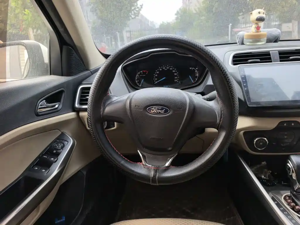 Ford Escort — миниатюра 6