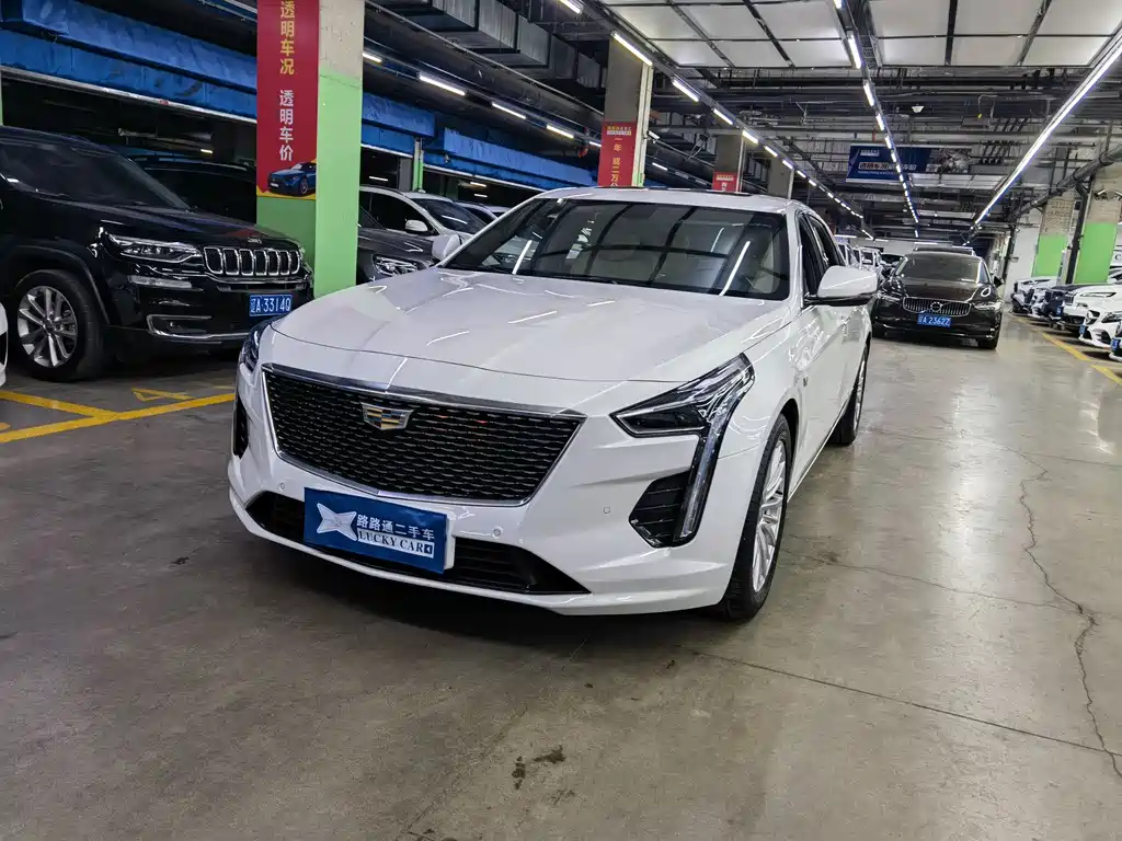 CADILLAC CT6