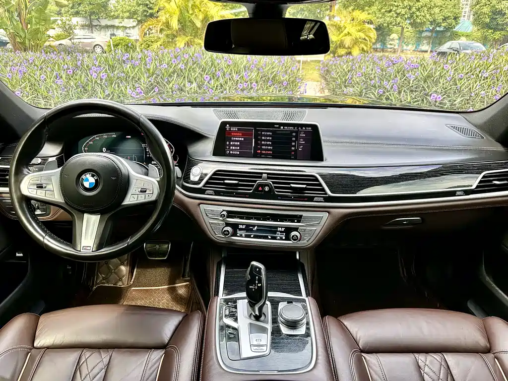 BMW 7 SERIES