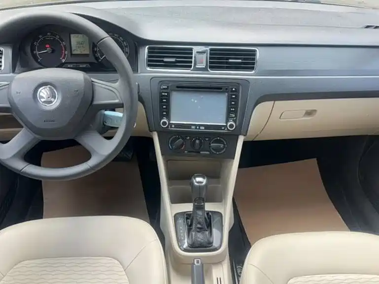 Skoda Rapid — миниатюра 6