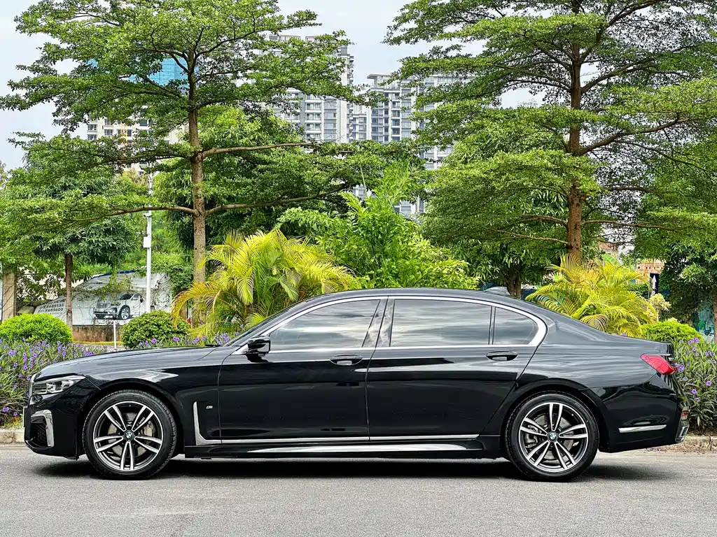 BMW 7 SERIES