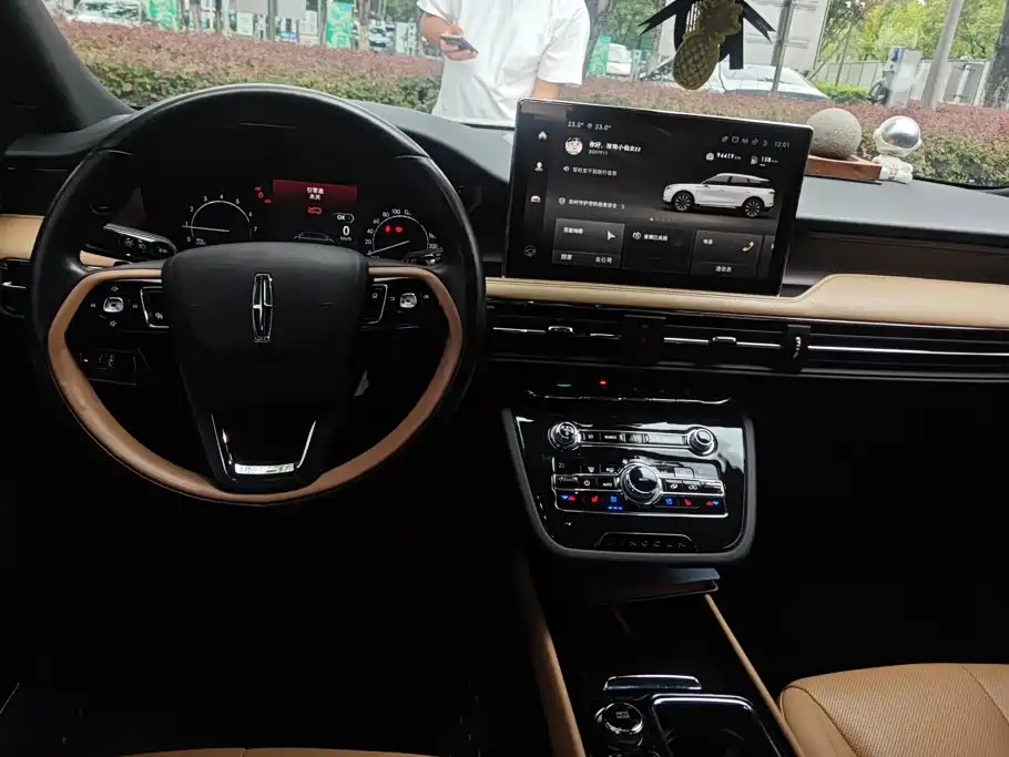 Lincoln Corsair — миниатюра 12