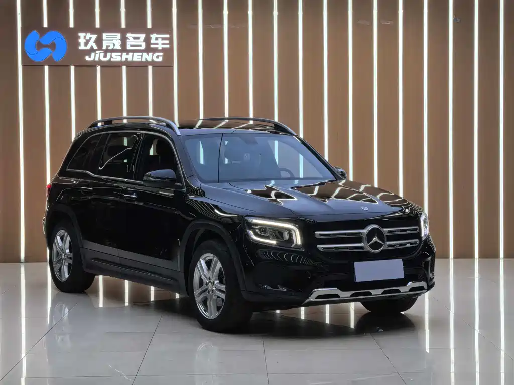 MERCEDES-BENZ GLB