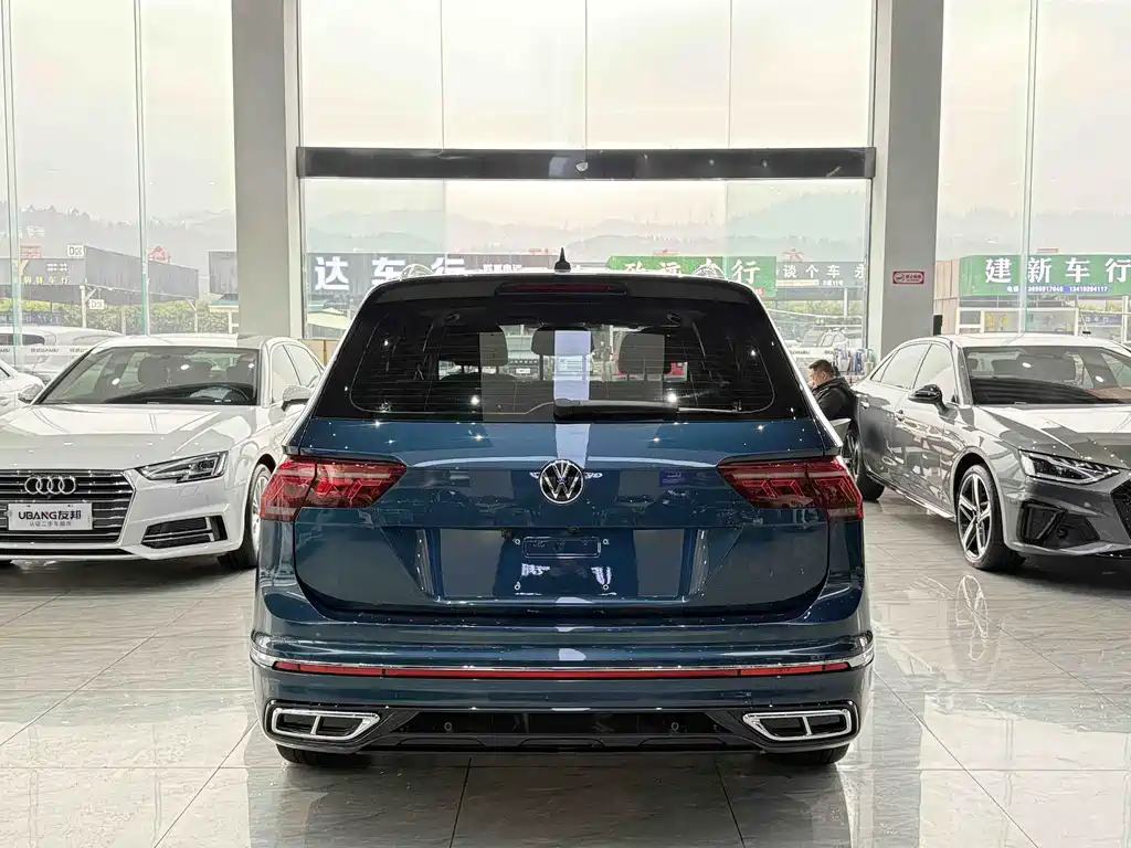 VOLKSWAGEN TIGUAN L