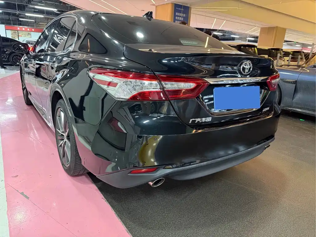 TOYOTA CAMRY