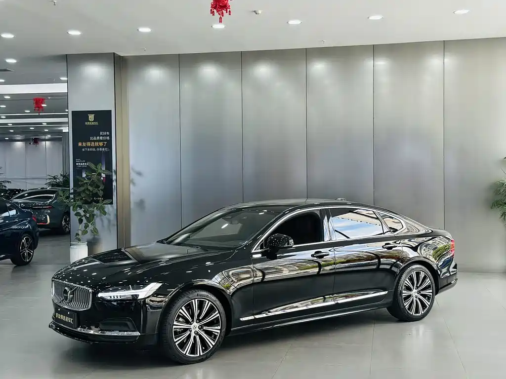 Volvo S90 2024 B5 Luxury