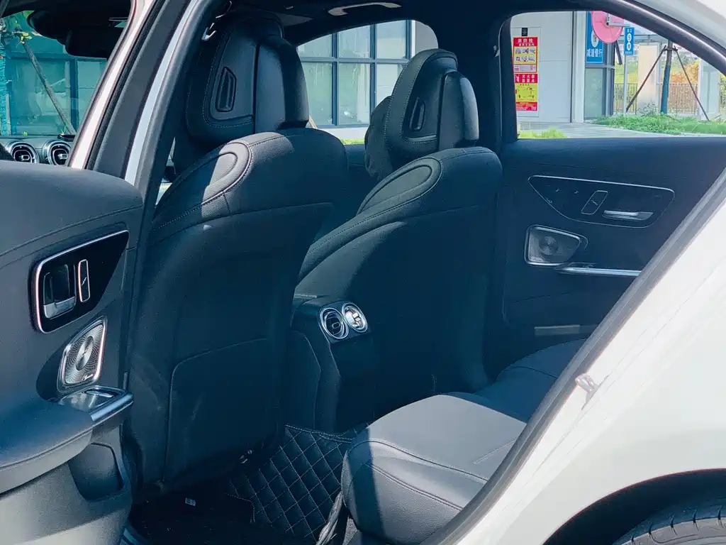 Mercedes-Benz C-Class — миниатюра 19