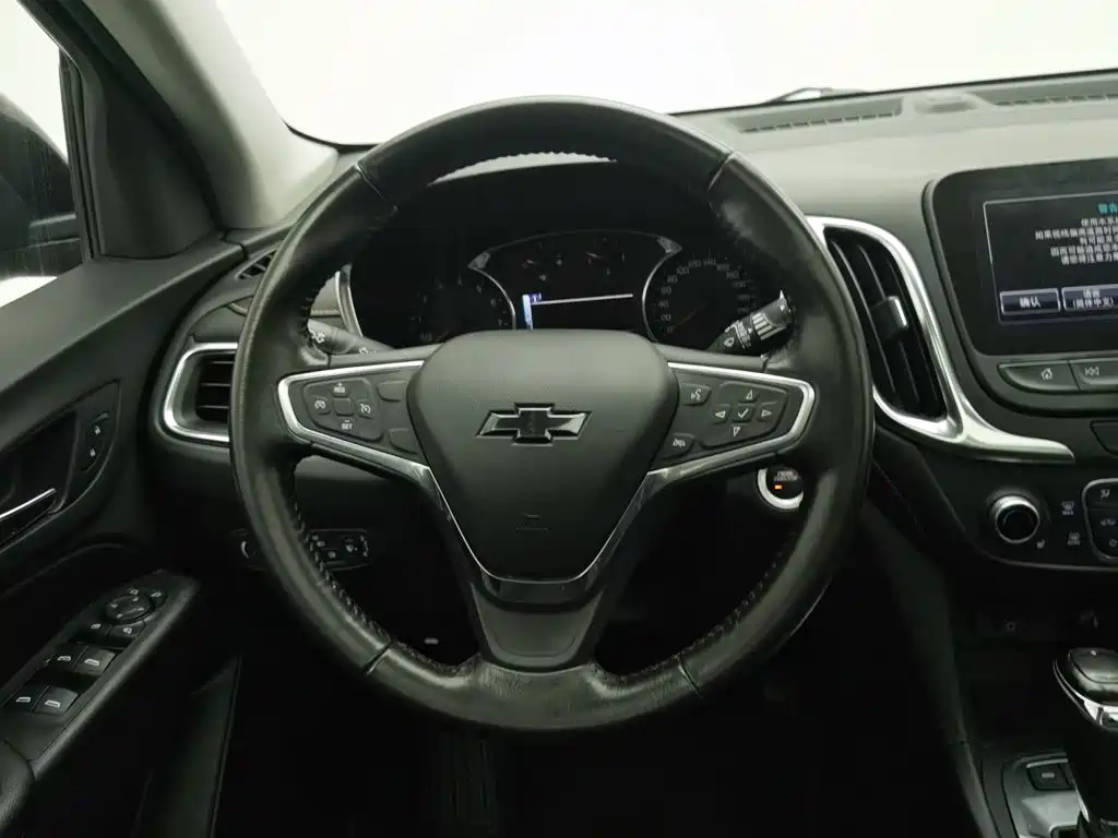 Chevrolet Equinox — миниатюра 11