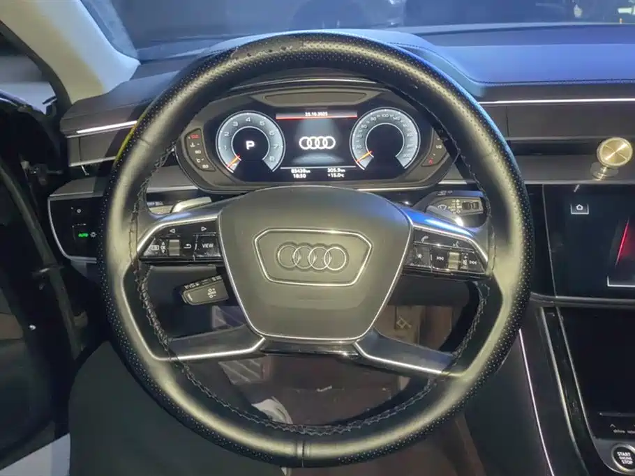 AUDI A8