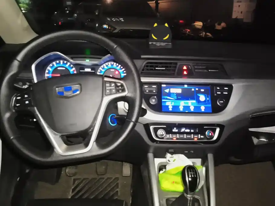 Geely Vision X3 — миниатюра 12