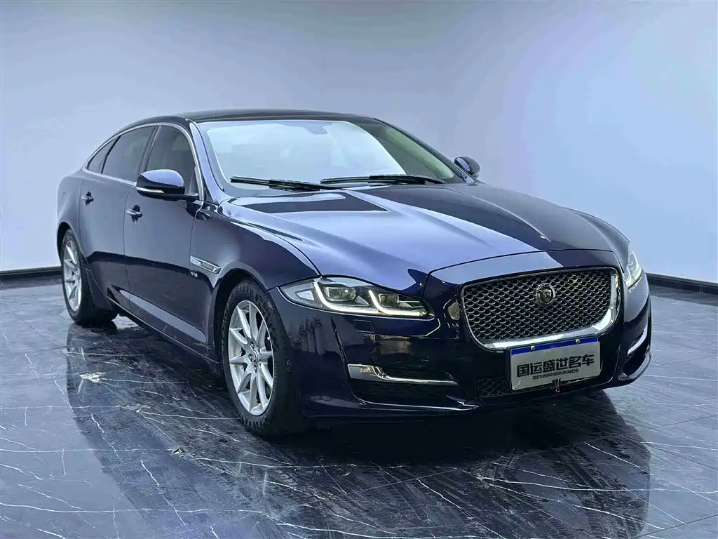 JAGUAR XJ