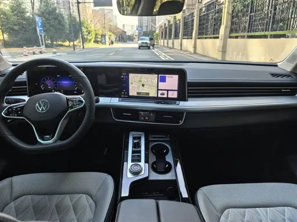 Volkswagen Tavendor 2026 380TSI R-Line