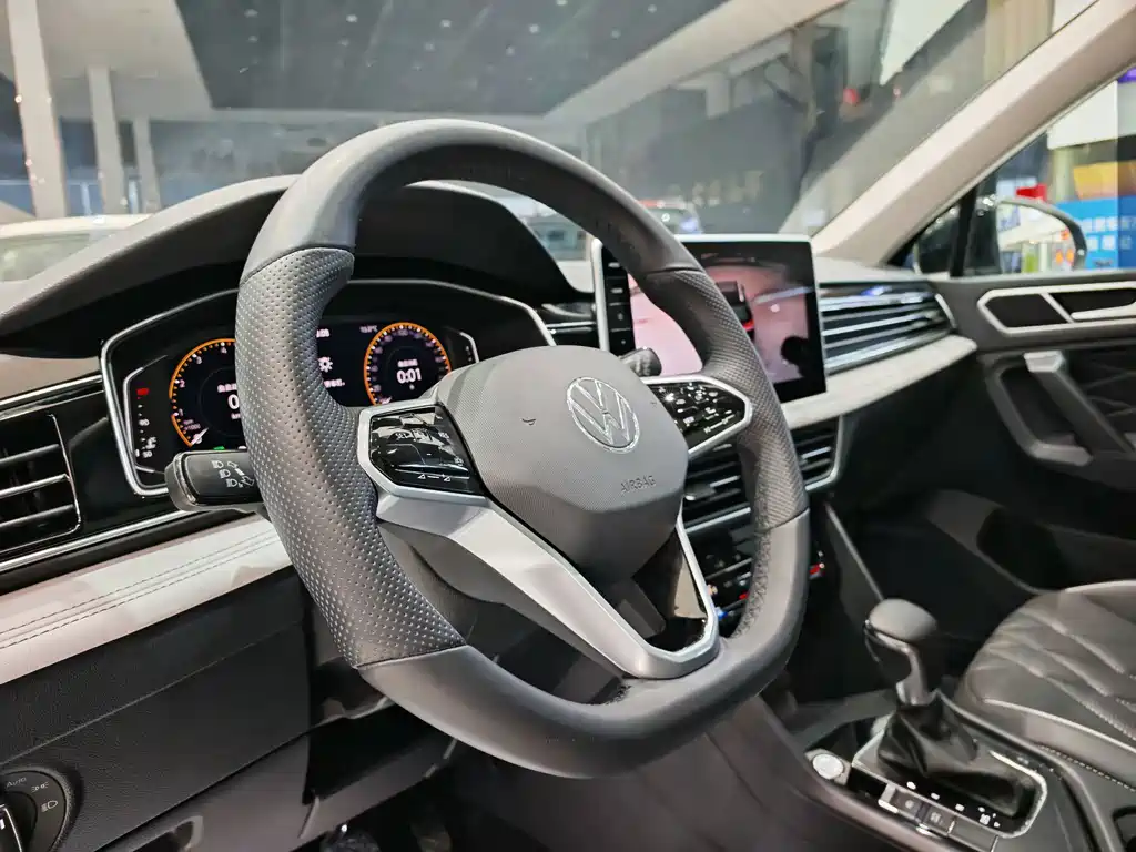 Volkswagen Tiguan L — миниатюра 6