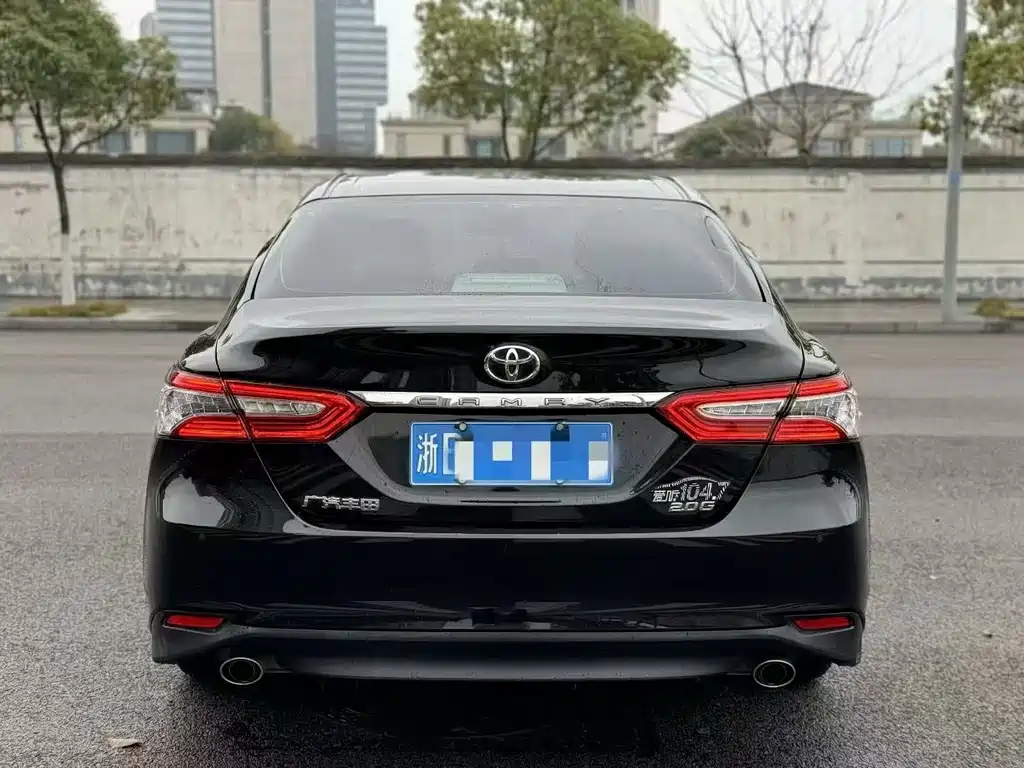 TOYOTA CAMRY
