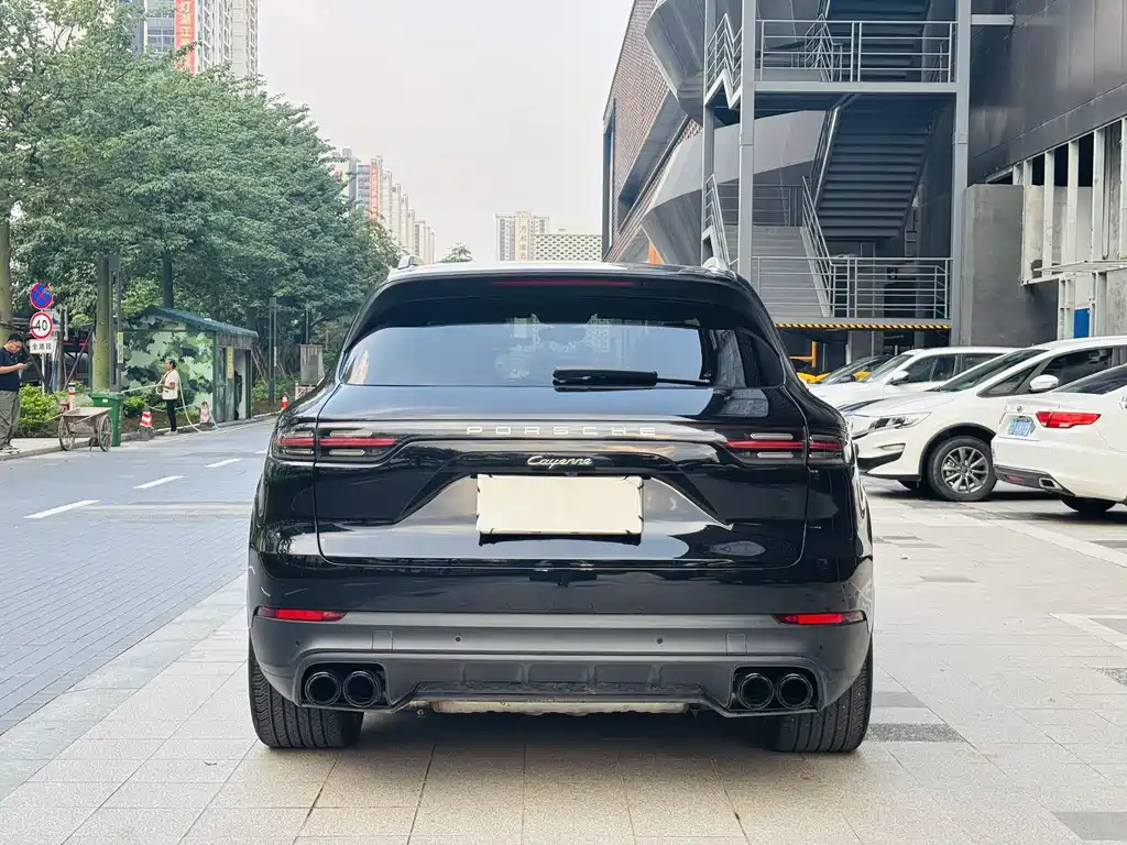 PORSCHE CAYENNE