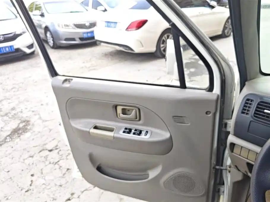 Suzuki Beidouxing 2015 1.0L MT Comfort