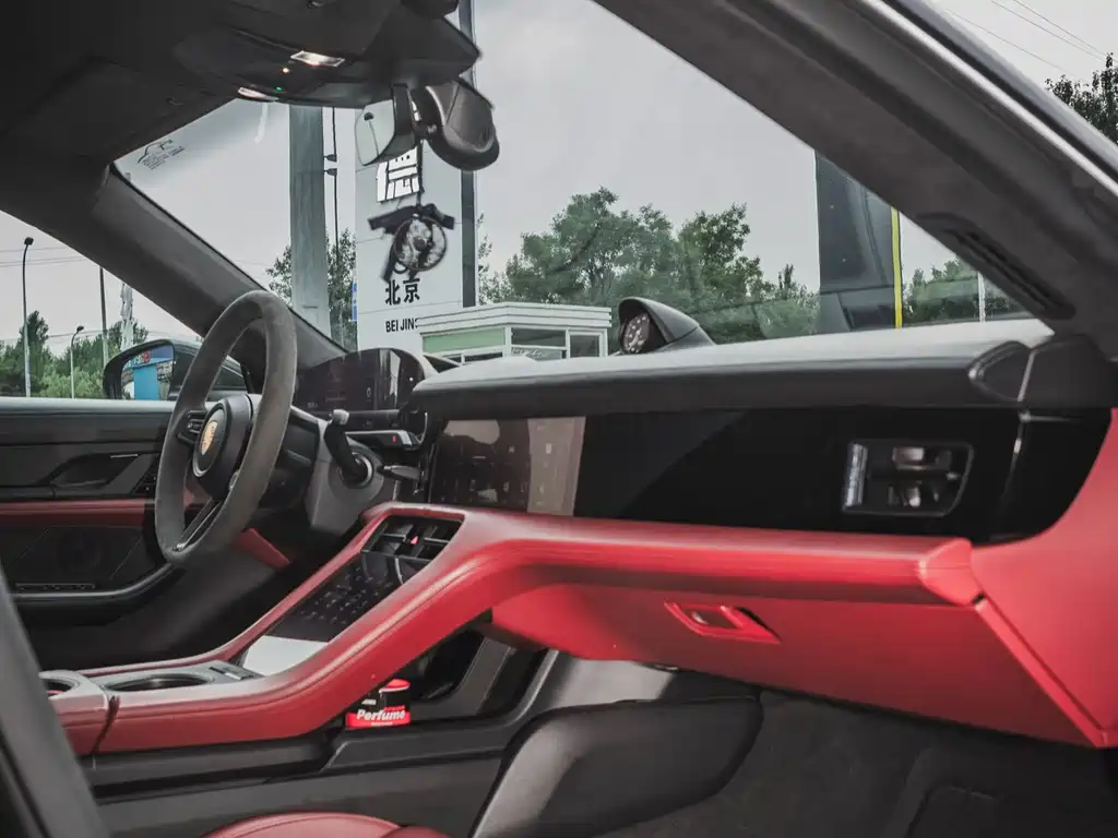 Porsche Taycan 2019 Taycan Turbo