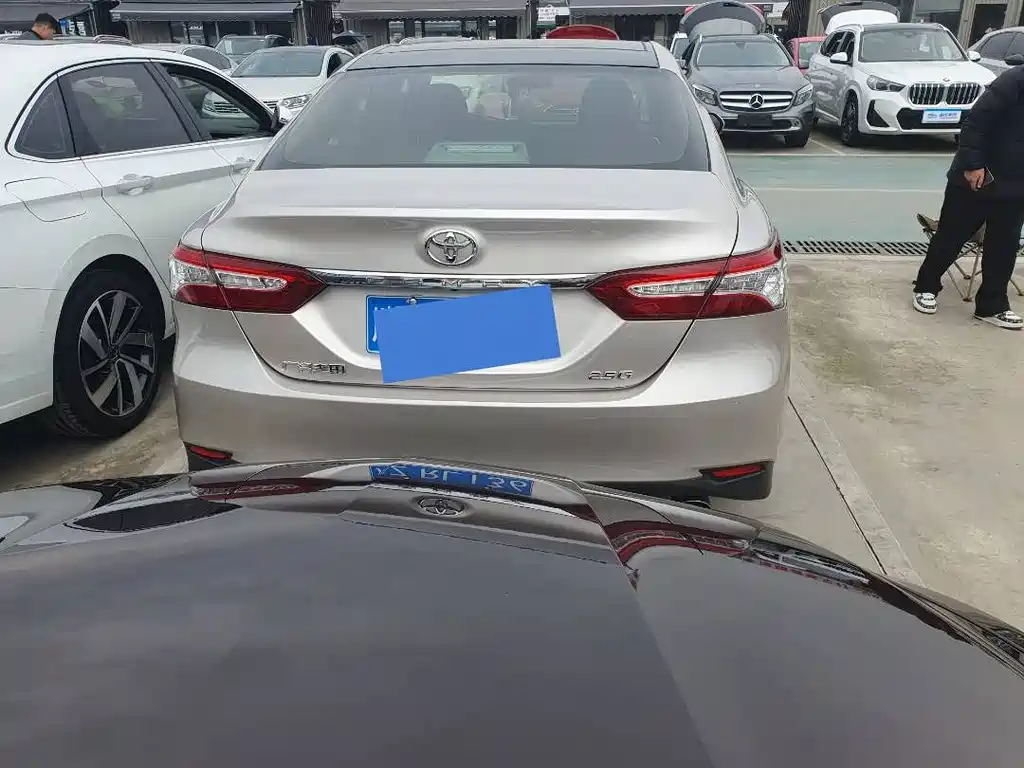 TOYOTA CAMRY