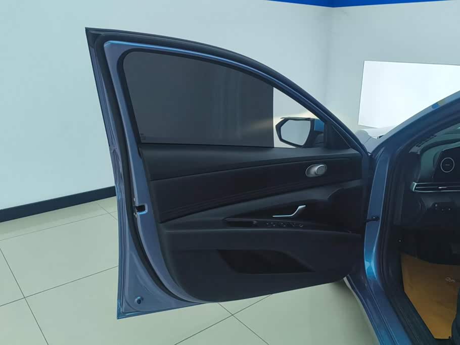 Hyundai Elantra 1.5 л 2024 г. Голубой, пробег 8500 км