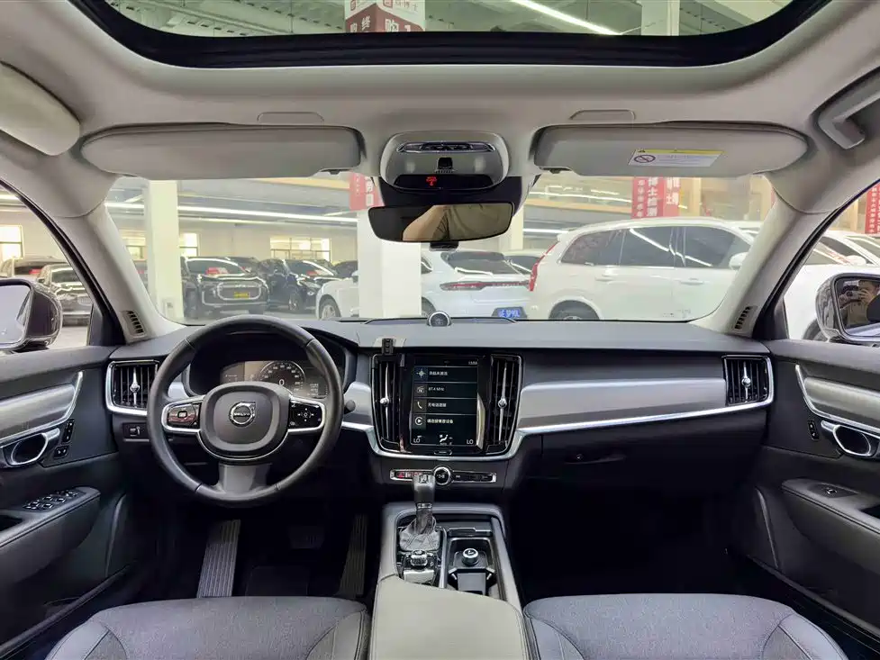 Volvo S90 2019 T4