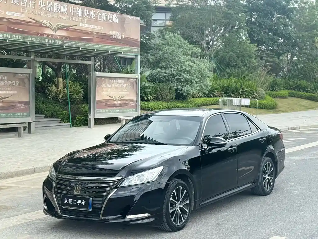 Купить Toyota Crown