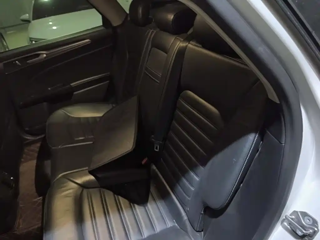 Ford Mondeo — миниатюра 20