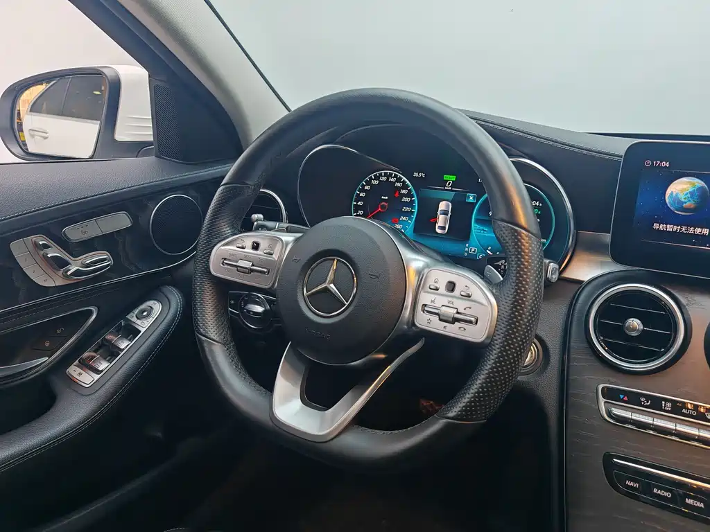 Mercedes-Benz C-Class — миниатюра 16