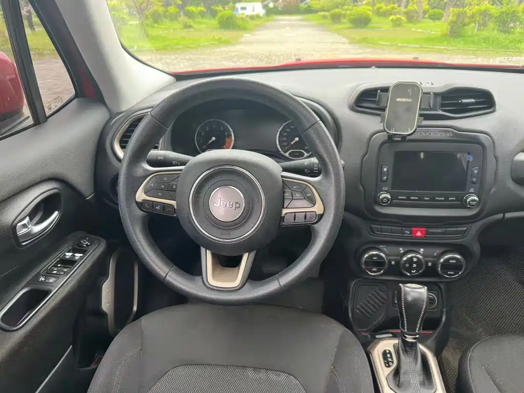 Jeep Renegade 2016 1.4T AT +