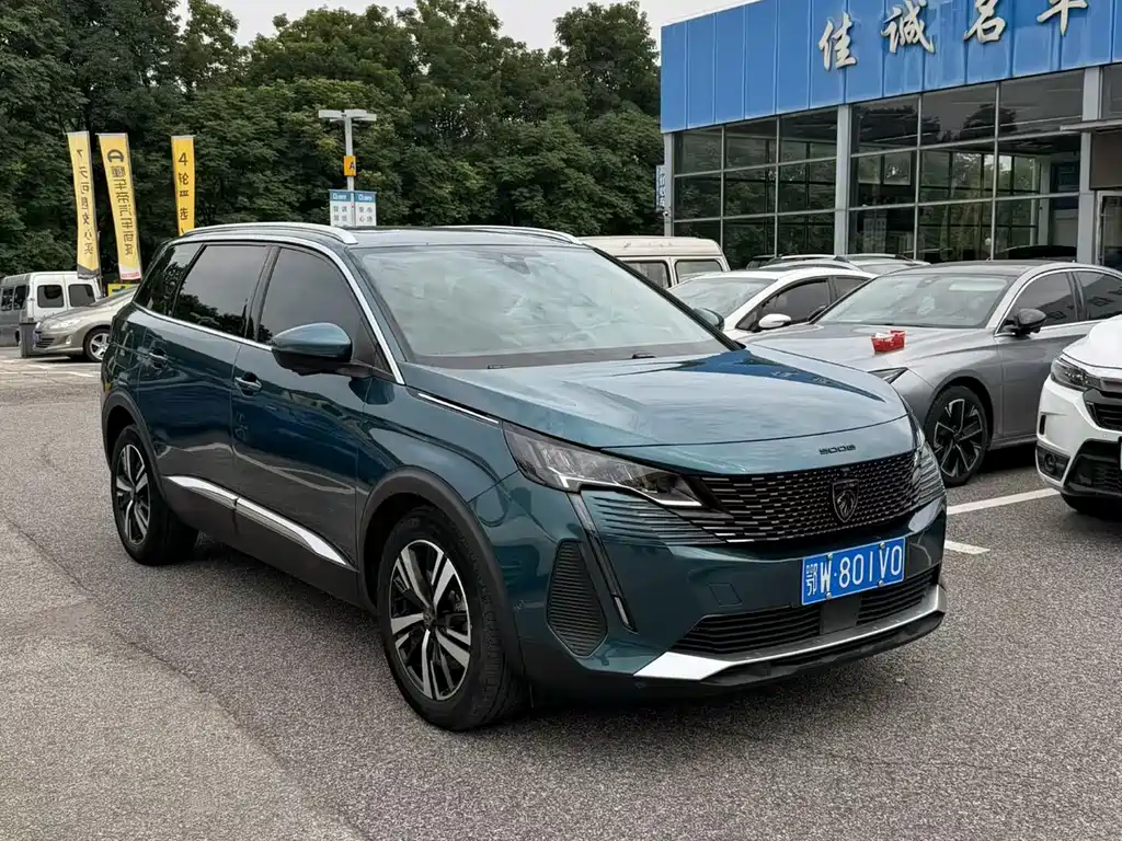 Peugeot 5008 2023 400THP 7 мест
