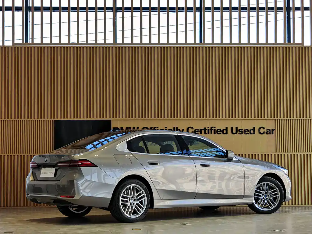 BMW 5 Series 5 2024 525Li Luxury
