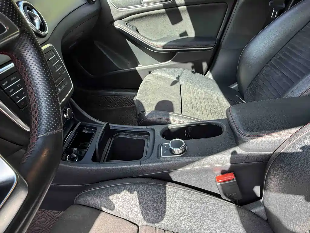 Mercedes-Benz CLA (Import) — миниатюра 10
