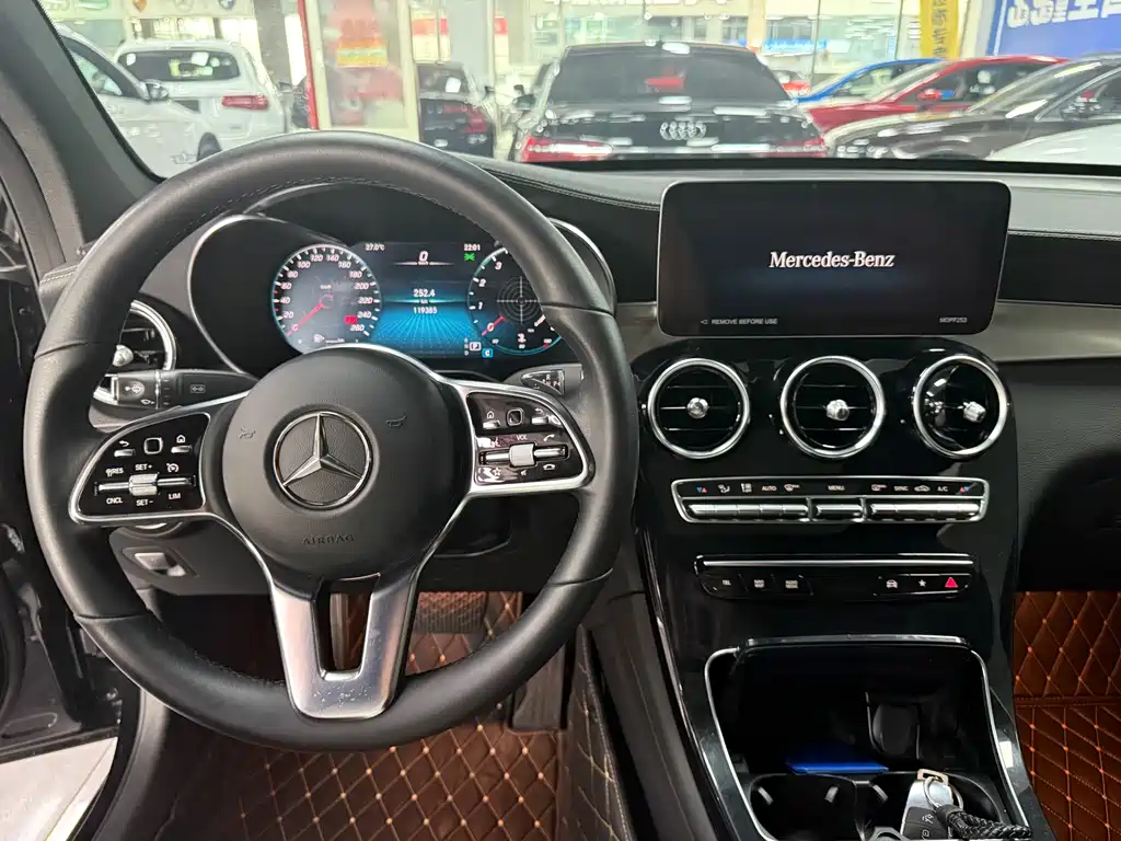 Mercedes-Benz GLC 2023 GLC 260 4MATIC SUV