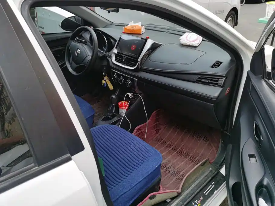 Toyota Yaris L — миниатюра 8