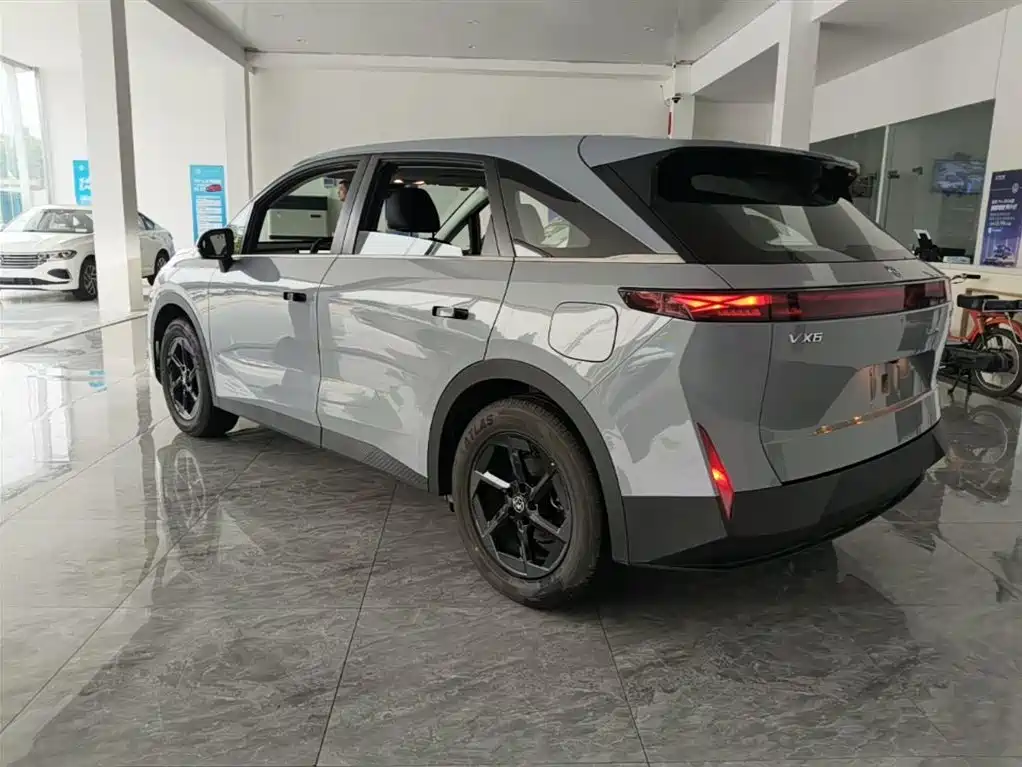 Venucia VX6 — миниатюра 5