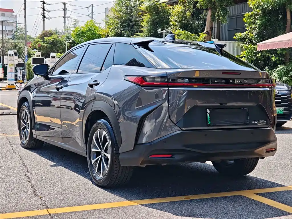Lexus RZ 2023 450e
