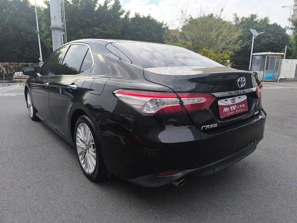 TOYOTA CAMRY