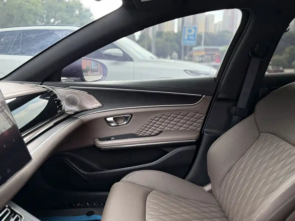 BYD Han — миниатюра 16