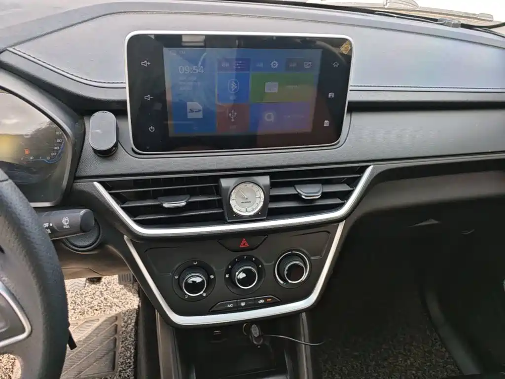 Wuling Hongguang S3 — миниатюра 13
