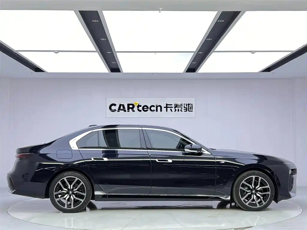 BMW 7 Series 7 2023 735Li M Sport