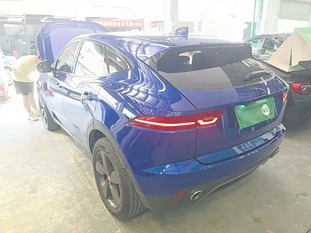 Jaguar E-PACE — миниатюра 5