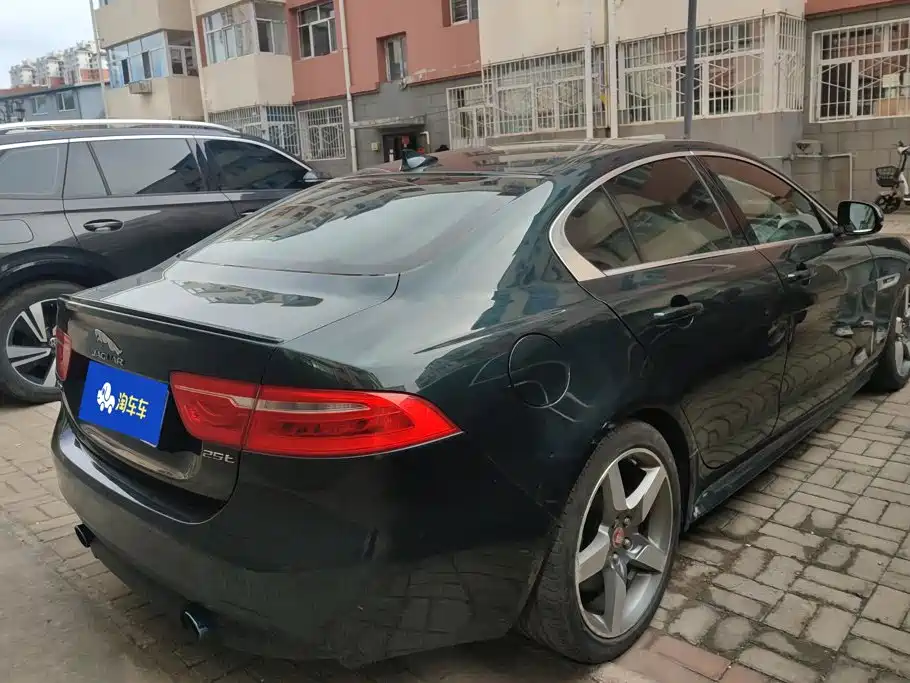 Jaguar XE — миниатюра 3