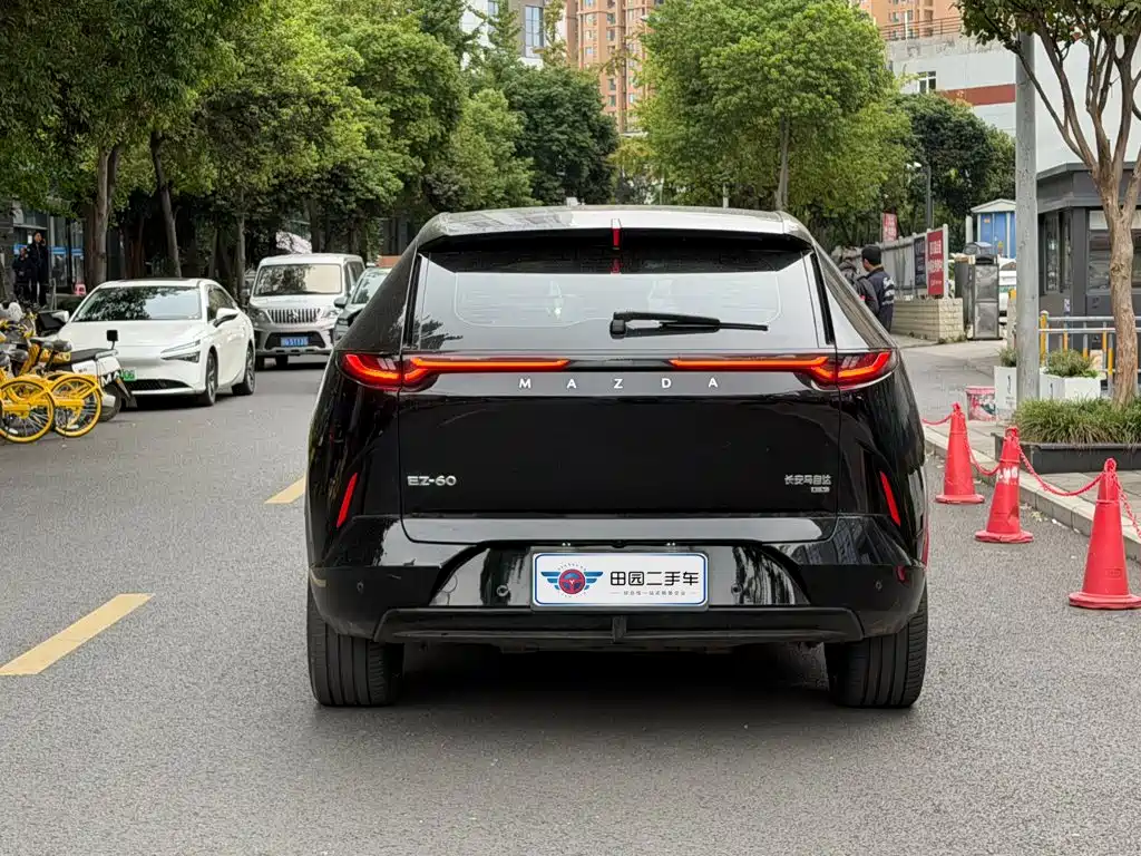 Mazda EZ-60 — миниатюра 5