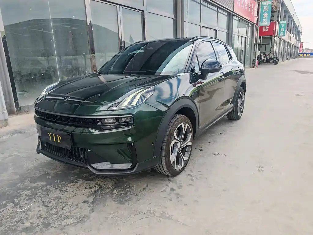 Lynk & Co 06