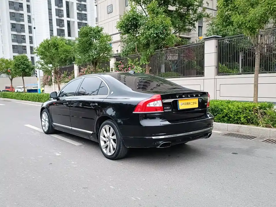 Volvo S80L — миниатюра 2