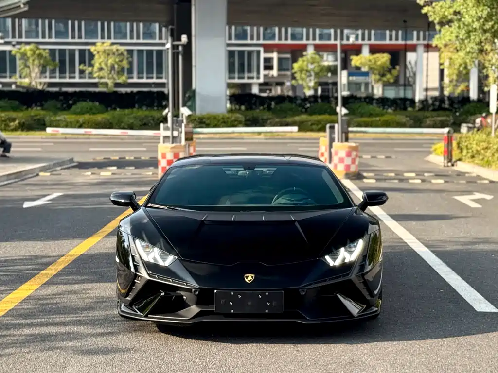 LAMBORGHINI HURACÁN