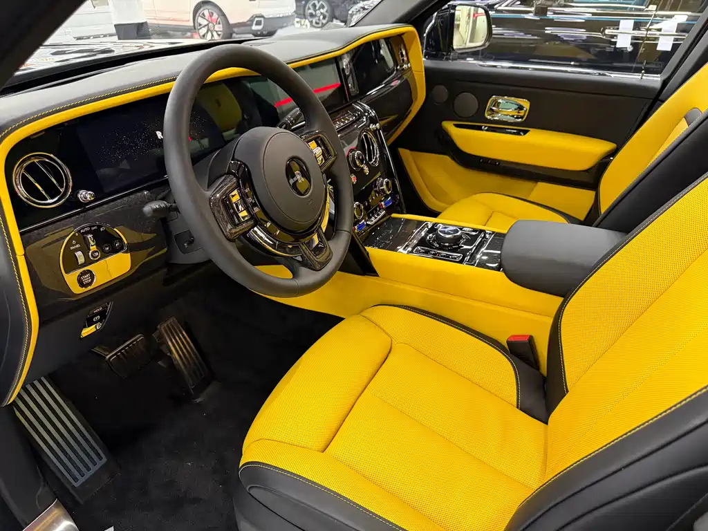 Rolls-Royce Cullinan 2026 Black Badge