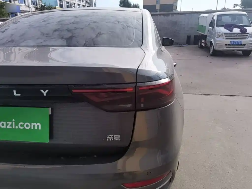 Geely Emgrand — миниатюра 8