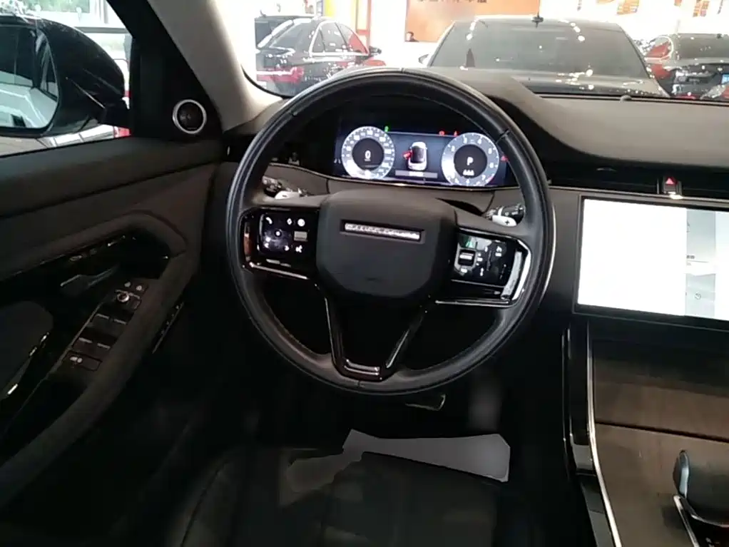 Land Rover Range Rover Evoque 2024 — фото 10