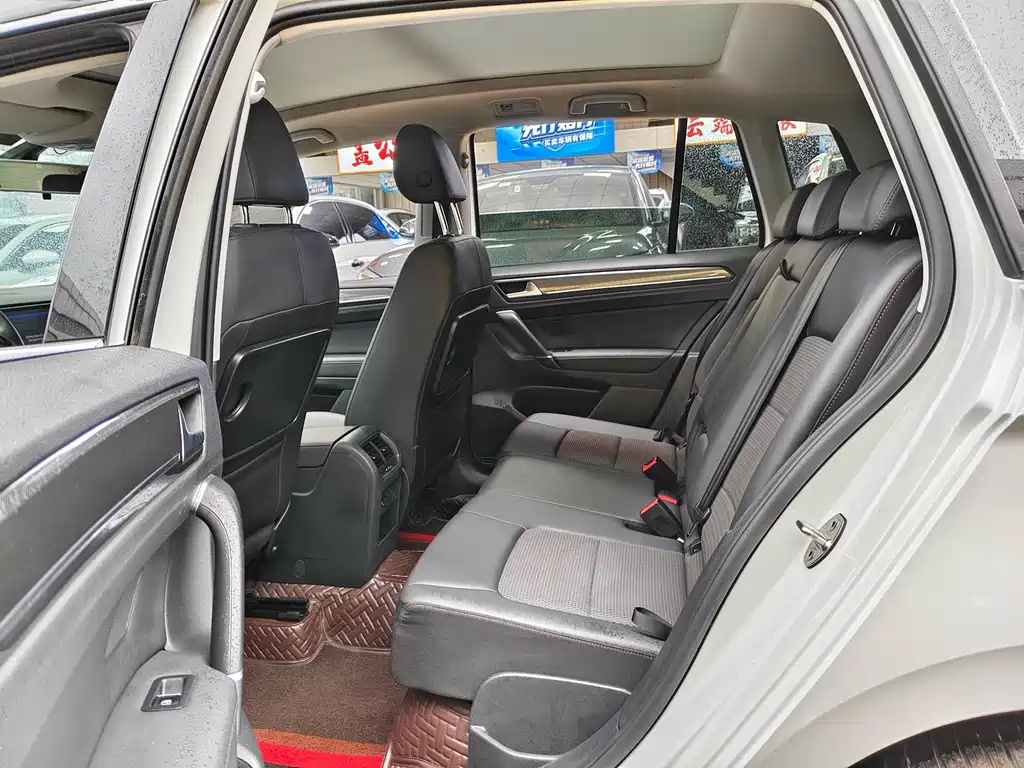 Volkswagen Golf Sportsvan — миниатюра 7