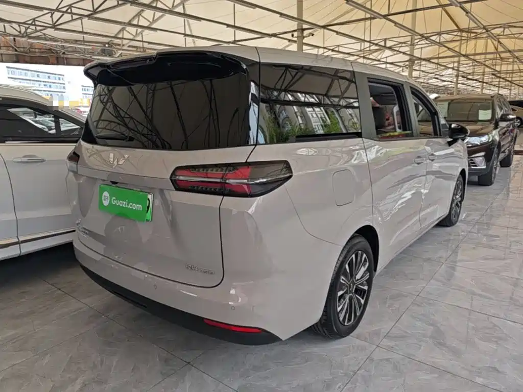 Wuling Xingguang 730 New Energy — миниатюра 7